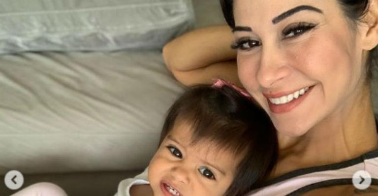 Mayra Cardi encanta ao surgir fazendo caras e bocas com a filha: “Não aguento”