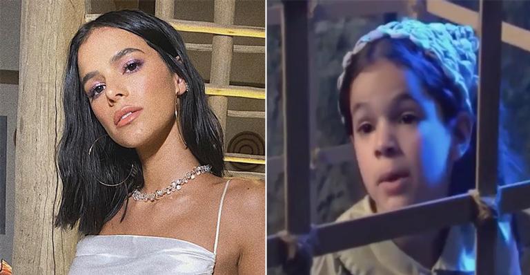 Bruna Marquezine relembra diálogo antigo com Claudia Raia e web aponta: ”Militante mirim”