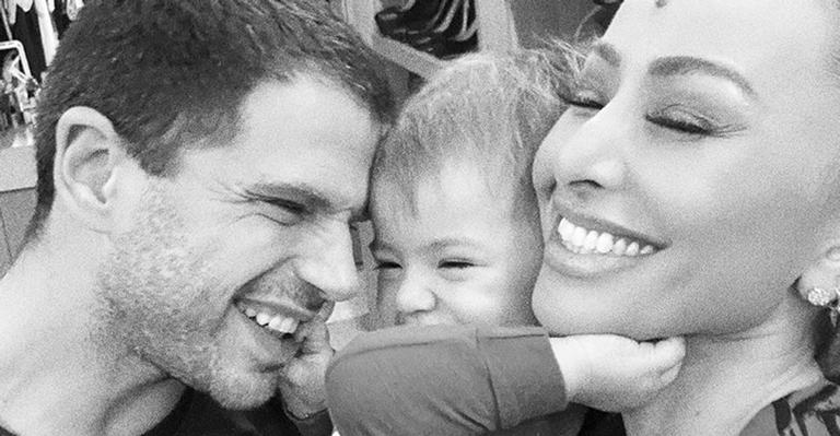 Em homenagem, Duda Nagle mostra Sabrina Sato amamentando Zoe: ”Cada vez mais linda”
