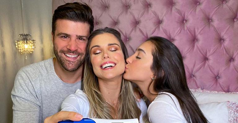 No Dia das Mães, ex-BBB Flávia Viana anuncia segunda gravidez: ”Família está crescendo”