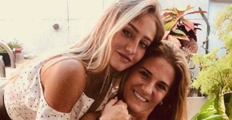 Bruna Griphao homenageia mãe e beleza rouba a cena: “Está explicada a genética”