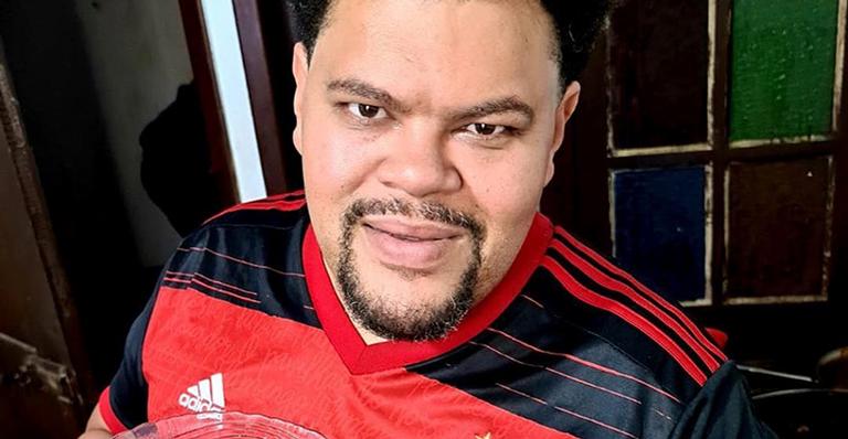 Ex-BBB Babu Santana surge com dreads e surpreende web: ”Estiloso”