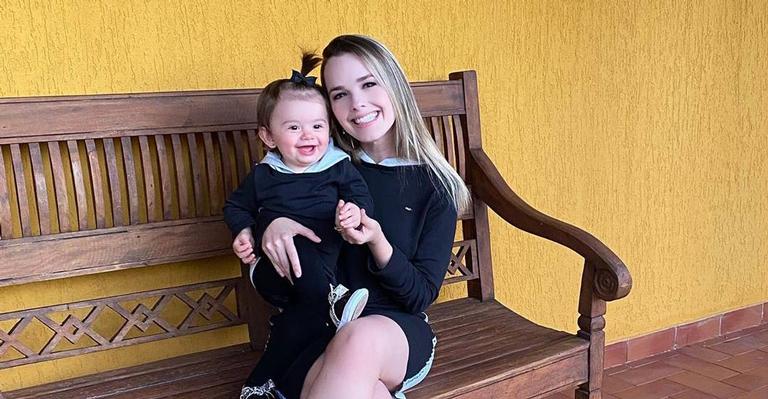 Thaeme Mariôto derrete a web ao mostrar a filha andando a cavalo
