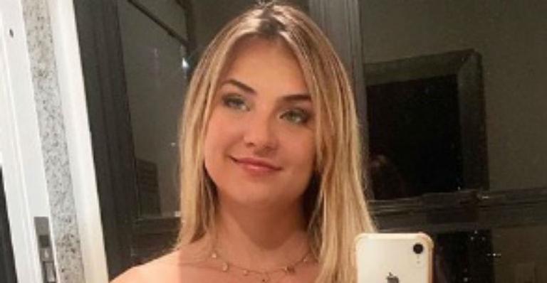 De roupa curtíssima, ex-BBB Gabi Martins exibe corpão e apresenta filho: “Coisa mais linda”