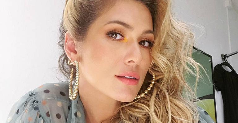 Lívia Andrade surpreende ao surgir com look psicodélico: “Dói até os olhos”