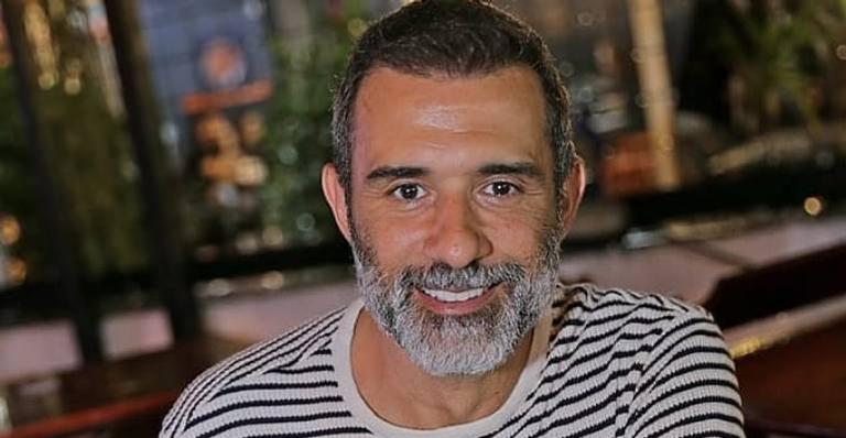 Marcos Pasquim resgata clique antigo e surpreende com corpo bem definido: ”Que homem”