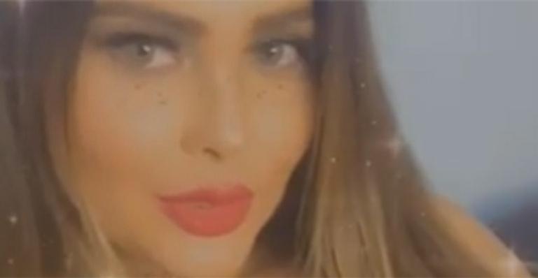 Geisy Arruda escolhe look fatal para ficar em casa e seduz fãs com decote além dos limites: ”Uma deusa”