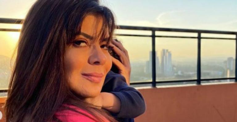 Mara Maravilha surge em clique raríssimo com o filho: “Renasci aos meus 52 anos”