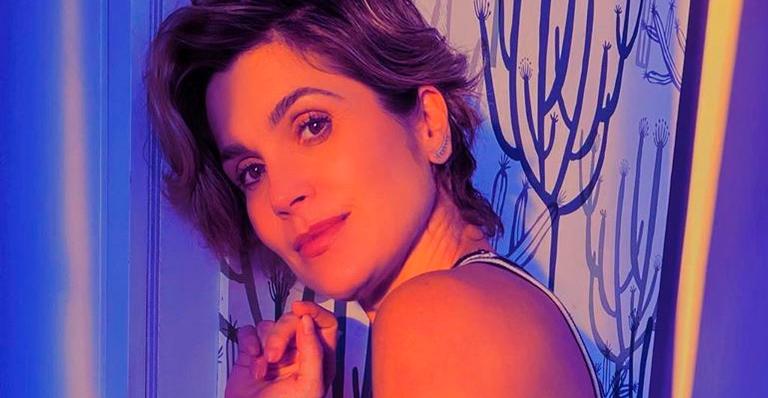 Flávia Alessandra posa deslumbrante com vestido colado e seguidores elogiam: ”Beleza e luz”