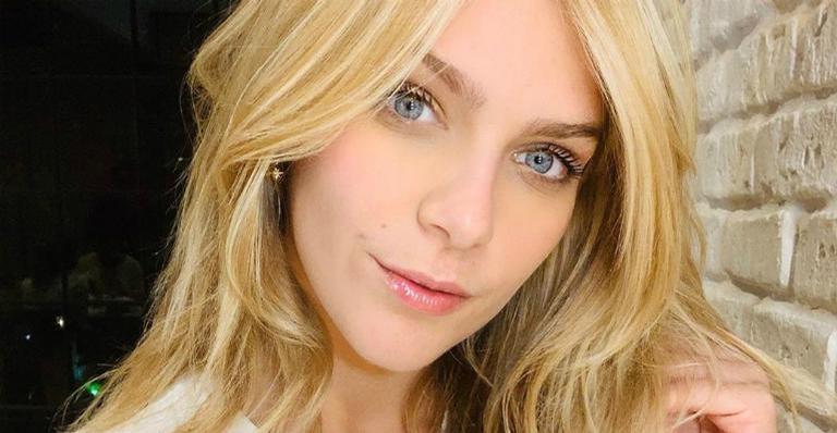 Isabella Santoni surge super maquiada e agita a web: “Deusa grega”