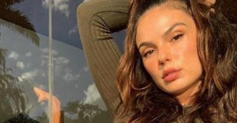 Isis Valverde mostra barriguinha sarada durante dancinha na web e fãs elogiam: ”Perfeita”