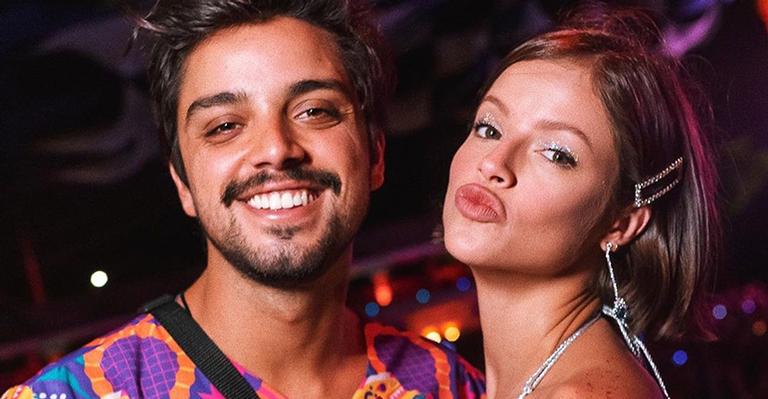 Agatha Moreira e Rodrigo Simas combinam pijamas de casal: ”Meu par romântico”