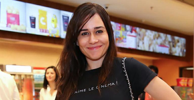 Alessandra Negrini surge deslumbrante em clique ao amanhecer e impressiona