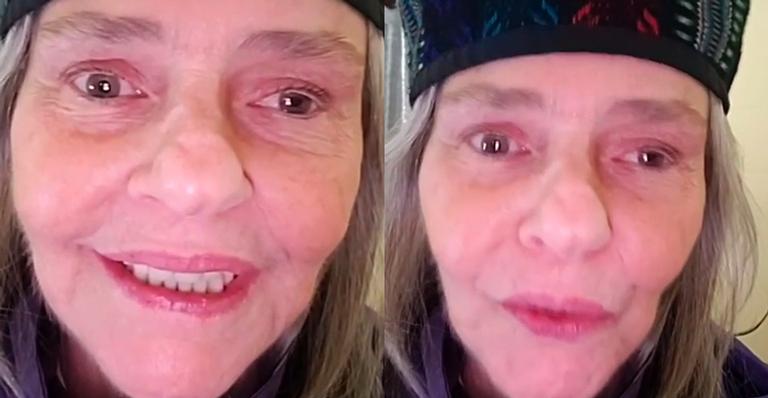 Aos 70 anos, Angela Rô Rô dispensa maiô e toma banho de piscina nua: ”Saúde”