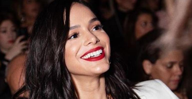 Bruna Marquezine colabora com projeto para doação de marmitas no Rio e faz apelo