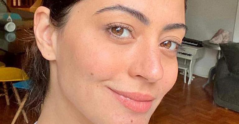Carol Castro surge com biquíni de oncinha ao renovar bronzeado e arranca elogios da web: ”Poderosa”