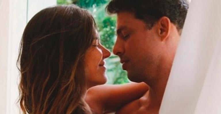 Mariana Goldfarb compartilha momento íntimo com Cauã Reymond e se declara: ”Amor bom”