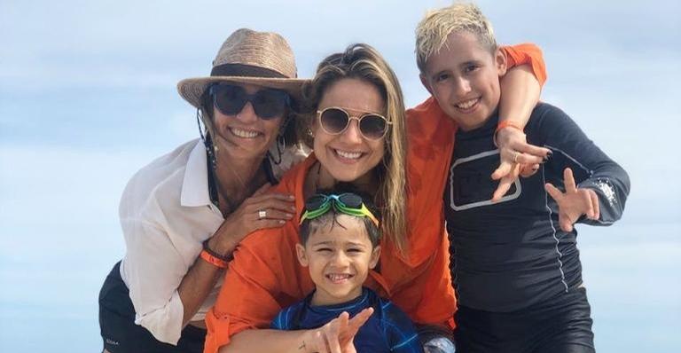 Fernanda Gentil encanta a web ao exibir filho fazendo meditação