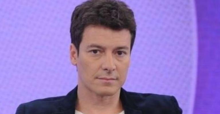 TV Record tenta reduzir salário astronômico de Rodrigo Faro e apresentador reage, revela colunista