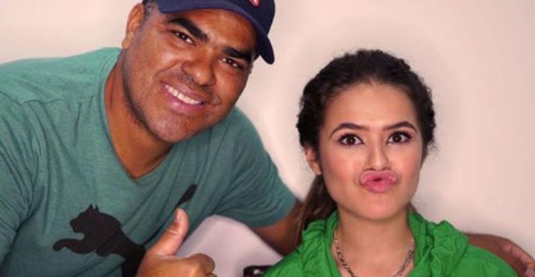 Maisa Silva recria clique antigo com o pai e encanta web: “Apaixonada por essa foto”