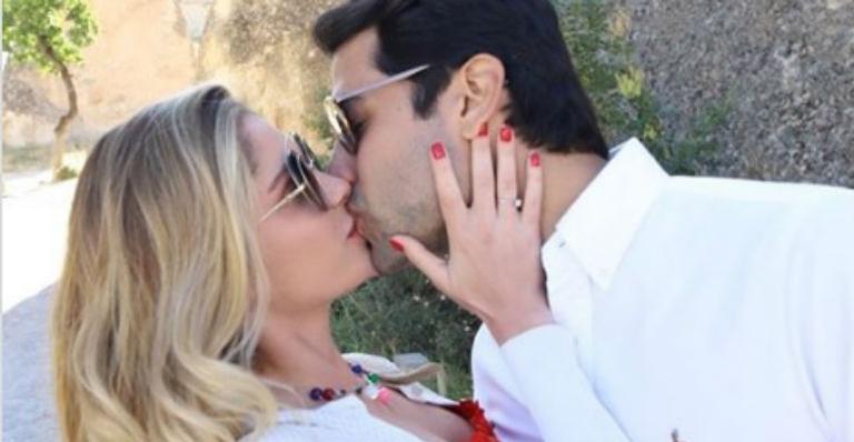 Bárbara Evans recebe declaração especial de aniversário do noivo: “Você é luz e amor”