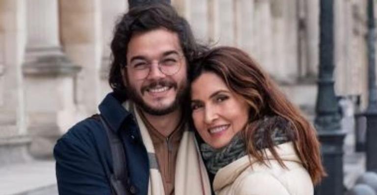 Fátima Bernardes comove com cliques abraçada nos filhos e no namorado, Túlio Gadêlha: ”Amor”
