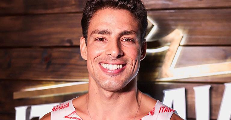 Cauã Reymond explode fofurômetro ao posar abraçadinho com a filha em clique raro: ”Cada dia mais linda”