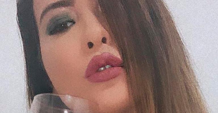 Geisy Arruda posa com lingerie que esconde apenas o essencial e causa: ”Sonho de consumo”