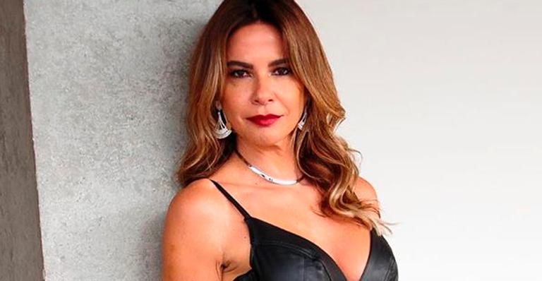 Aos 50 anos, Luciana Gimenez ostenta boa forma e mexe com seguidores: ”Inspiração”