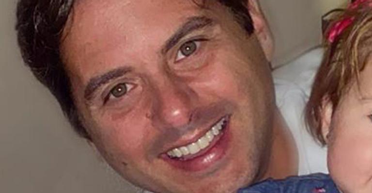 Claudia Leitte fotografa o marido com os três filhos e se emociona: ”Ninguém está em nossas vidas por acaso”