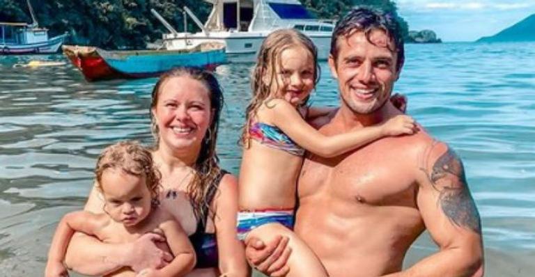 Mari Bridi registra momento de Rafael Cardoso com os filhos e encanta: “Bens preciosos”