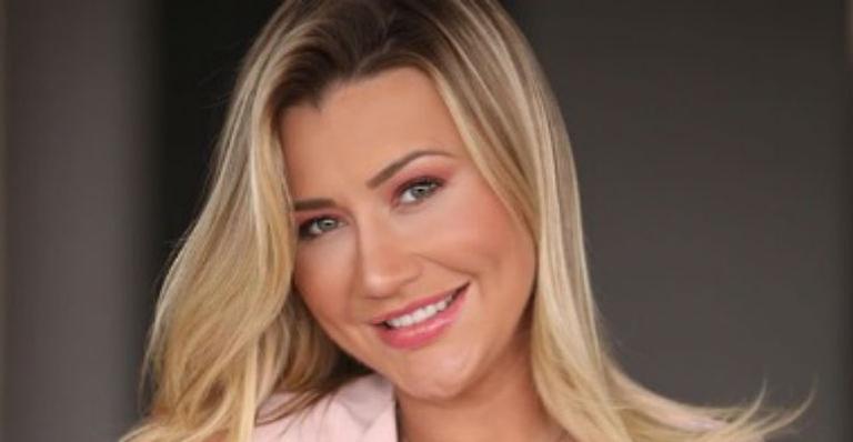 Ana Paula Siebert divide momento especial com a filha e encanta: “Amor que transborda”