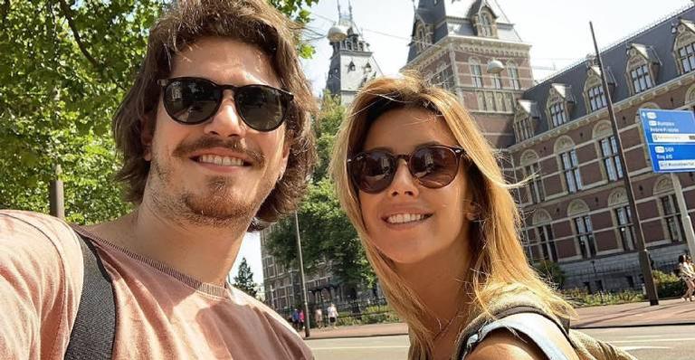 Apaixonados, Cris Dias e Caio Paduan trocam declarações de amores na web