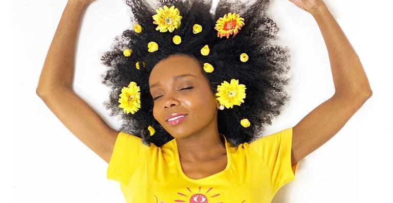 Ex-BBB Thelma Assis é alvo de comentários racistas durante live: ”Tem acontecido em todas minhas lives”