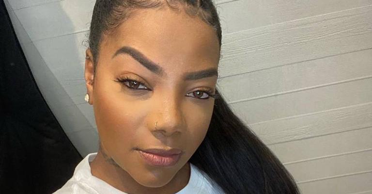 Ludmilla surge trajada com look estiloso e deixa seguidores de boca aberta: ‘Só faltou o rolê’