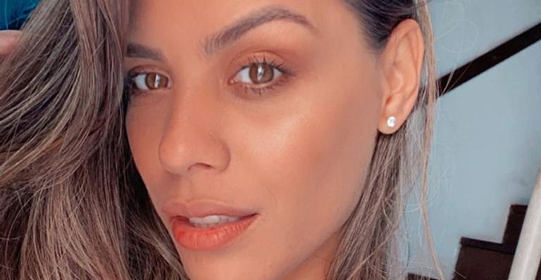 Ex-BBB Franciele Grossi faz topless e mostra barrigão de grávida na web