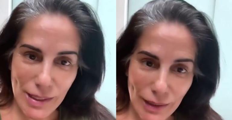 Em quarentena, Glória Pires pinta os fios pela primeira vez sozinha e se surpreende com resultado