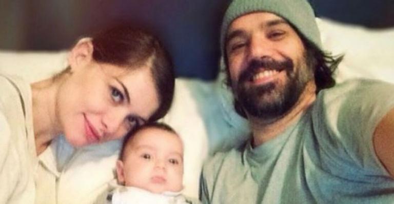 Alinne Moraes relembra clique em família e web se encanta: “Coisa mais querida”