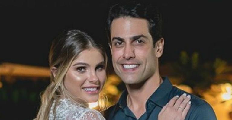 Bárbara Evans surge ao lado do marido e explica casamento na quarentena