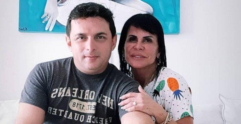 Mais um! Gretchen pega fãs de surpresa e anuncia que vai se casar pela décima-oitava vez