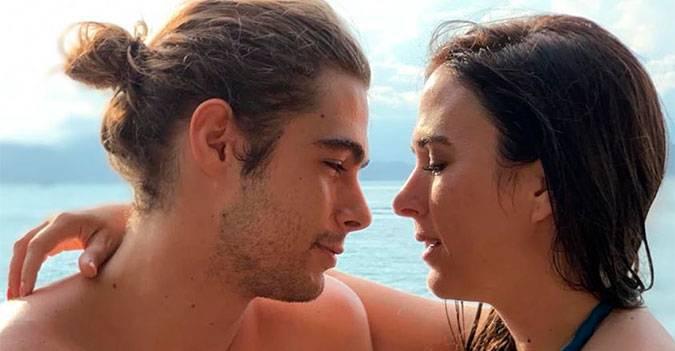 Tatá Werneck clica o marido sem camisa e se declara