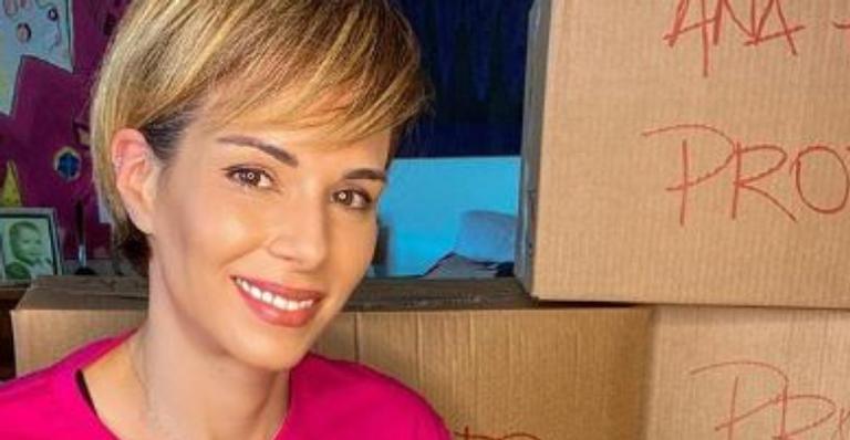Ana Furtado separa caixas de doações em combate ao câncer de mama: ”Vamos ajudar!”