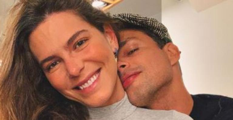 Mariana Goldfarb traz biquíni no limite e quase mostra demais: ”Perfeição!”