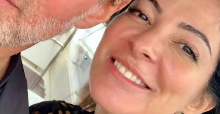 Em raro clique, Ana Paula Padrão posa coladinha no novo namorado gato: ”Lembranças incríveis”