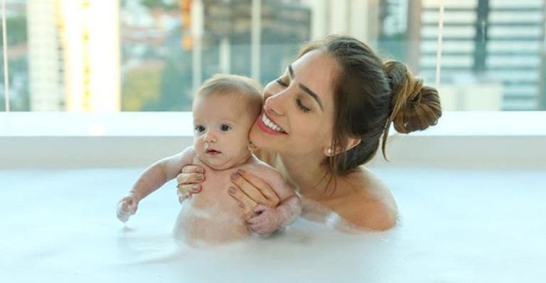 Romana Novais surge em momento encantador brincando ao lado do primogênito