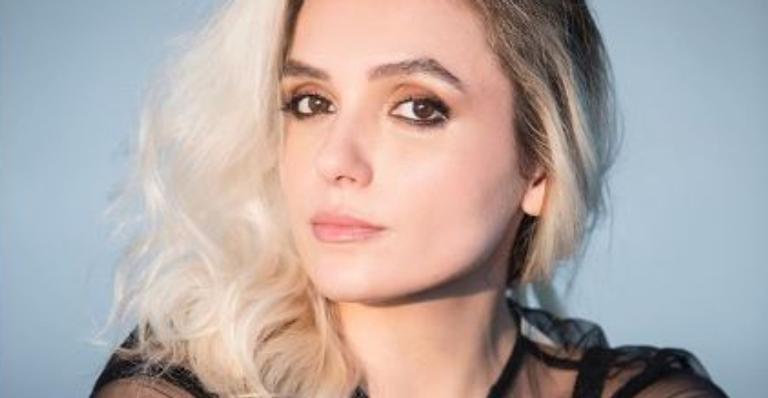 Monica Iozzi anuncia que irmã caçula está com coronavírus se revolta com sua empresa: ”Culpados”