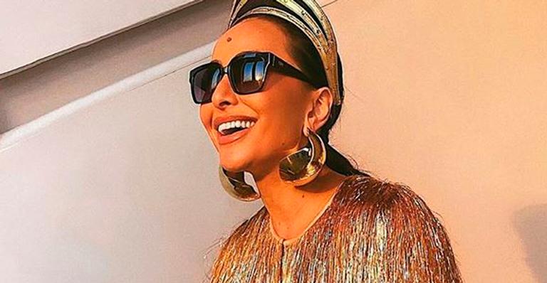 Sabrina Sato aposta em ”cosplay” de Xuxa e diverte Zoe: ”Todos fãs da rainha”