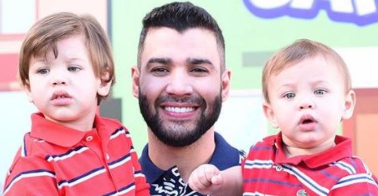 Gusttavo Lima ganha companhia dos filhos para ajudar na malhação: ”Agora a perna cresce!”