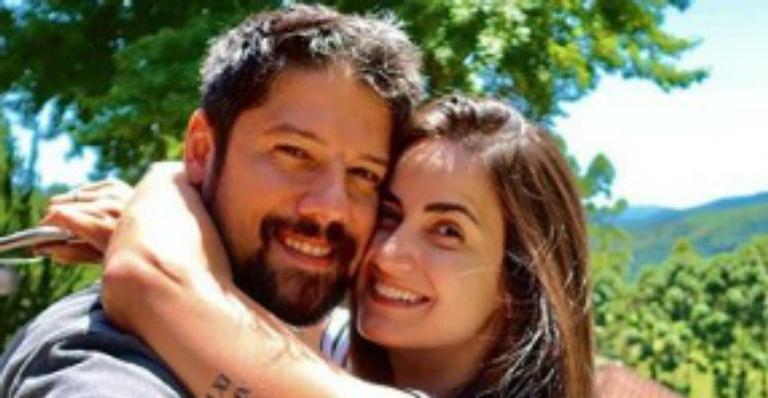É o amor! Mari Palma surge agarradinha com Phelipe Siani e encanta: “Casal meta de vida”