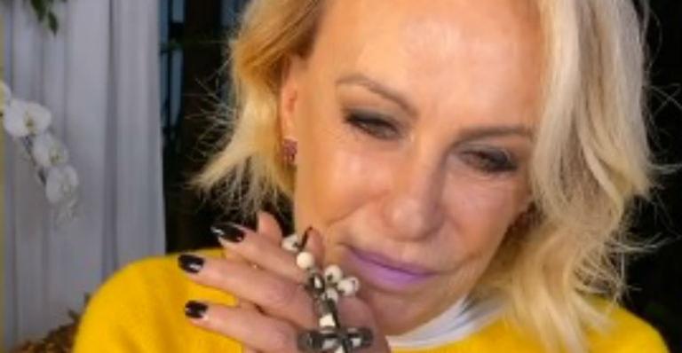 Ana Maria Braga homenageia Hebe e mostra gratidão pela vitória contra o câncer